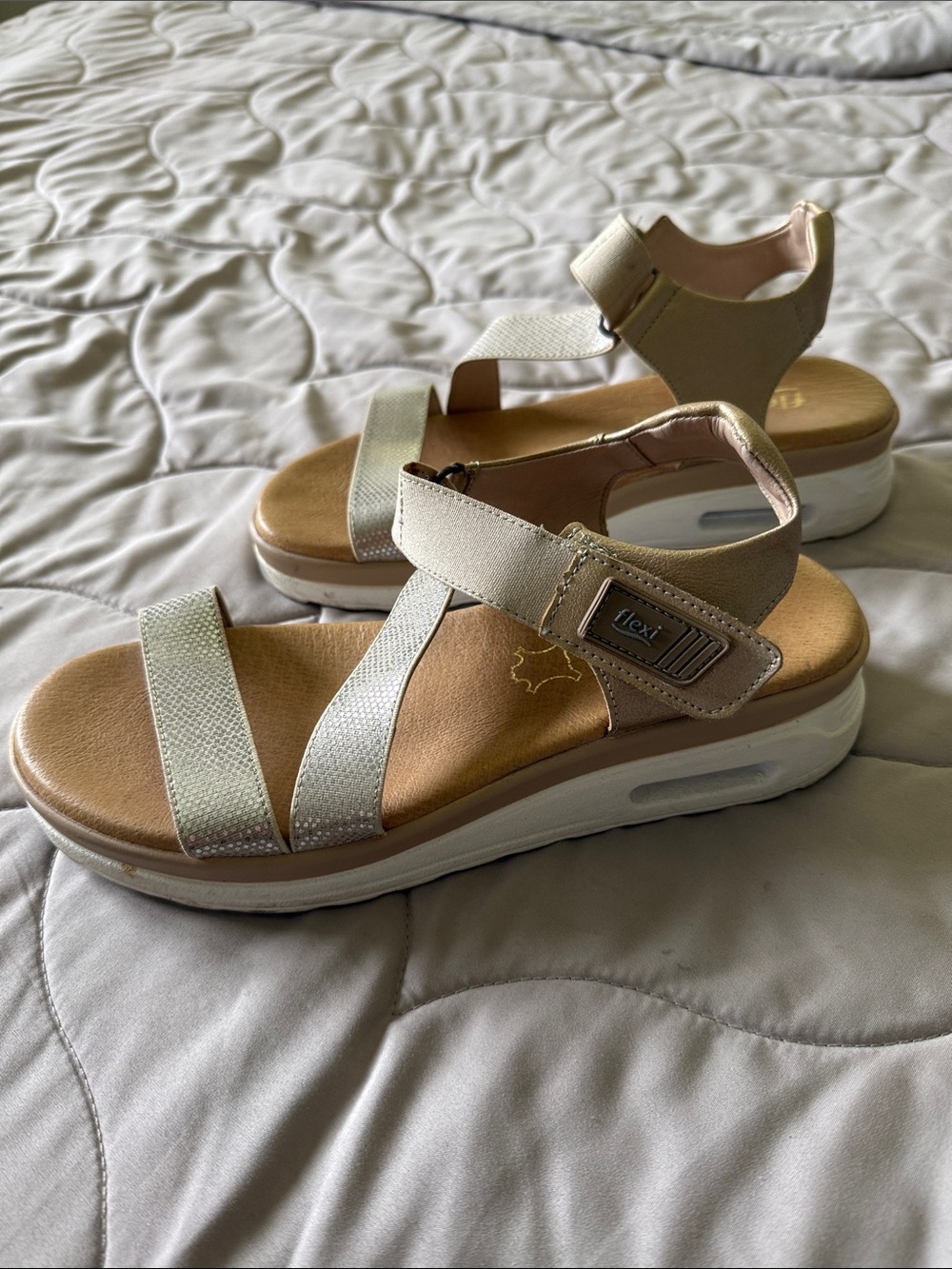 Flexi Women’s Beige and White Strap Sandals